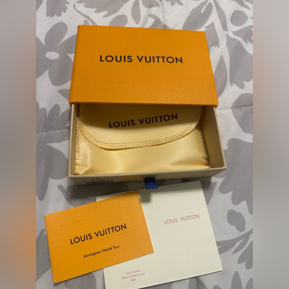 Louis Vuitton box with bag inside